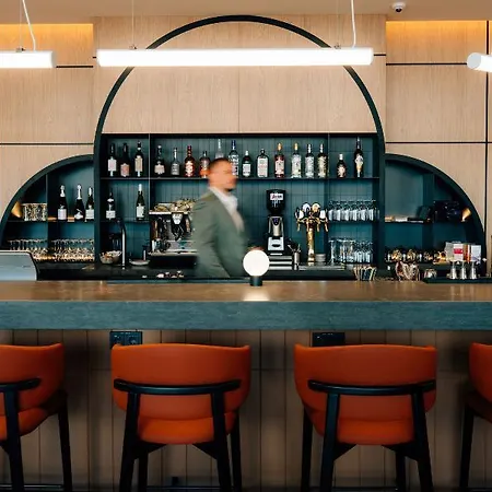 Hyatt Place Hotel 4*